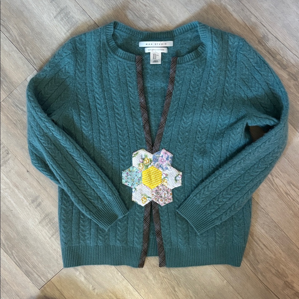 Up Cycled cashmere V-Neck pull over Sweater with hex floral detail. Size medium